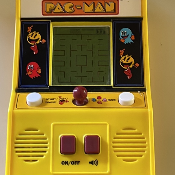 Vintage Pac-Man handheld video game - Picture 2 of 3